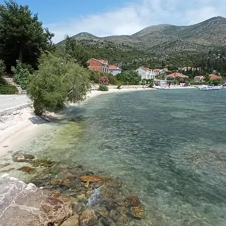 Bay *
